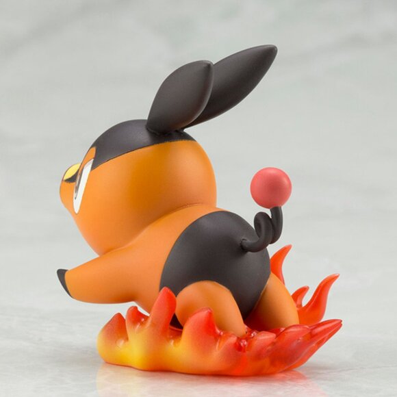 NWT Pokemon: Black & White - Hilda and Tepig 1/8 Figure - Picture 11 of 15